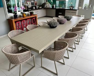 Conjunto de Mesa Casual Ripada e Poltronas Budapeste 