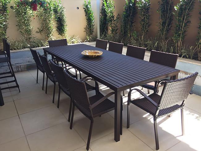 Conjunto de Mesa Casual Ripada e Poltronas Budapeste 