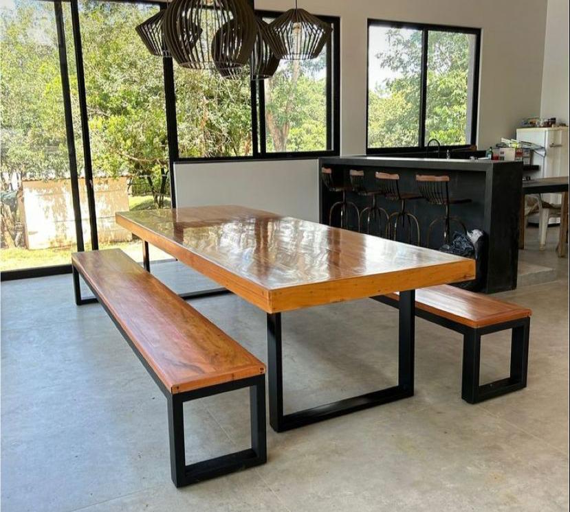 Conjunto de Mesa e banco em Madeira Real Parque