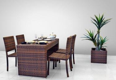 Conjunto Mesa Amaralina e Cadeiras Bali