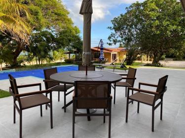 Jogo de Mesa Com Giro e Poltronas Ubatuba