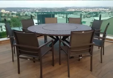 Mesas e cadeiras - Jardim Sul, São Paulo